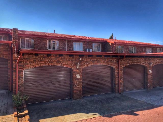 3 Bedroom Duplex for sale in Glenanda