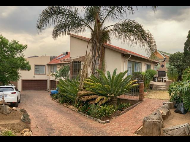 4 Bedroom House for sale in Linmeyer