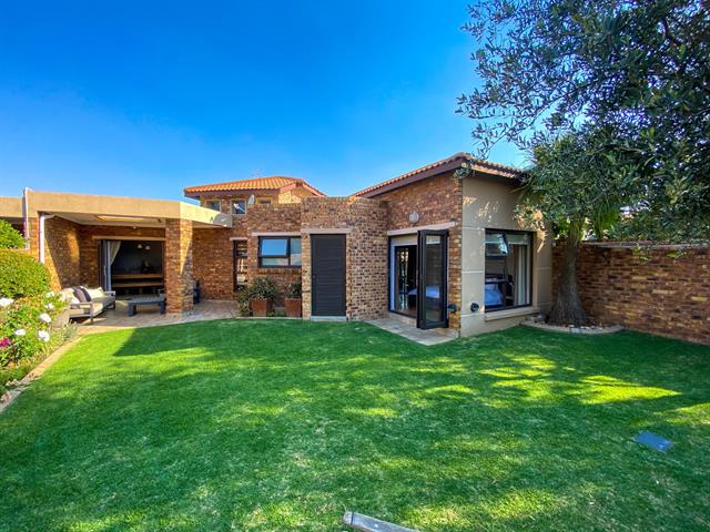 3 Bedroom Simplex for sale in Meyersdal