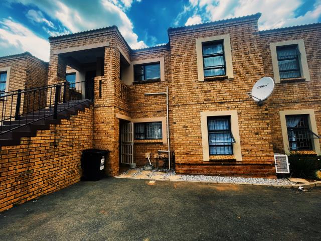 3 Bedroom House for sale in Kibler Park