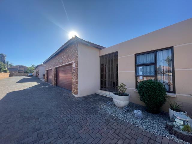 3 Bedroom Townhouse for sale in Meyersdal