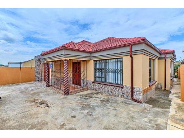 3 Bedroom House for sale in Naturena