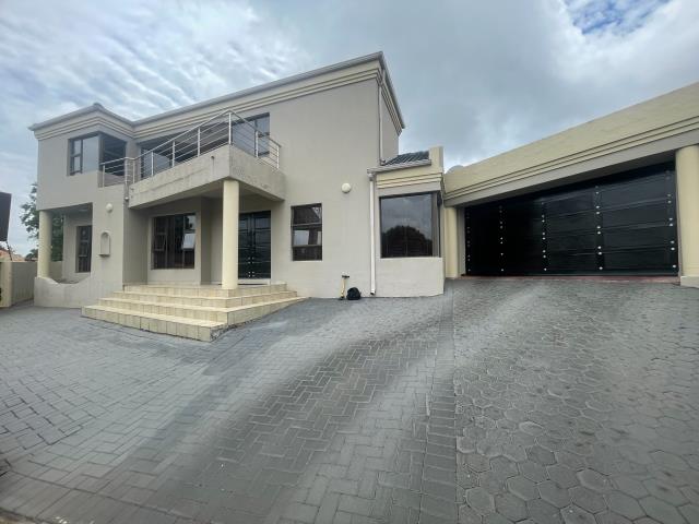 4 Bedroom House for sale in Ormonde