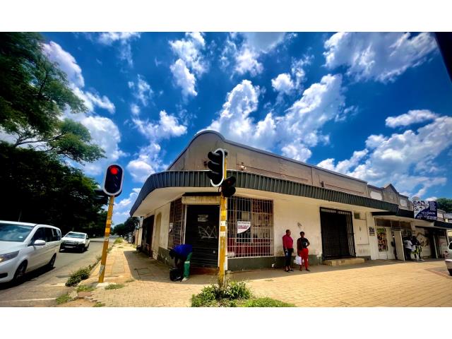 4 Bedroom House for sale in Alberton North