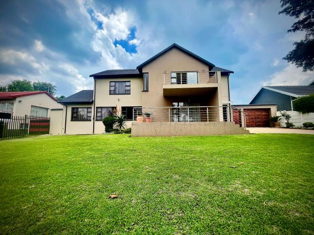 6 Bedroom House for sale in Glenanda