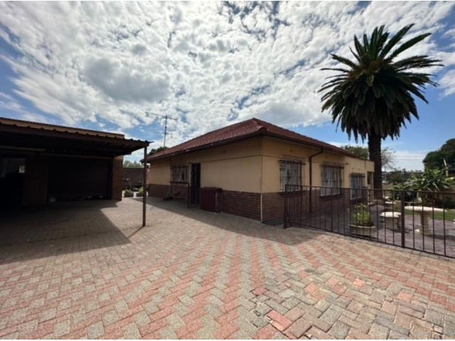 4 Bedroom House for sale in Chrisville