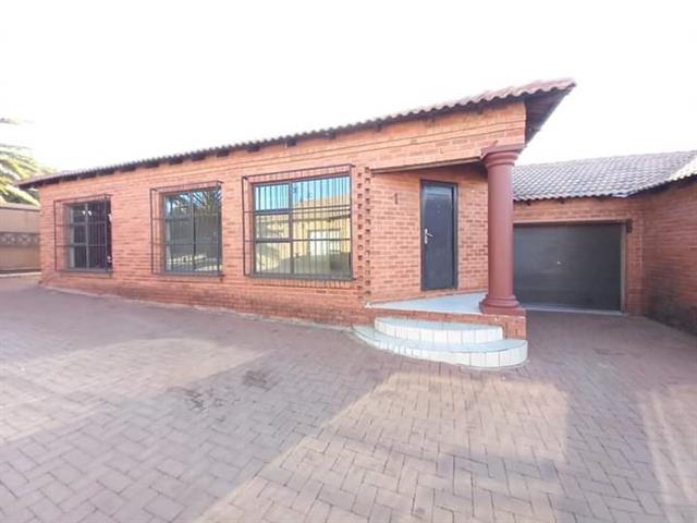 3 Bedroom Simplex to let in Trichardt
