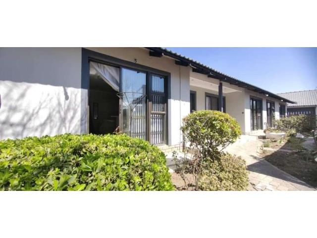 Bachelor apartment to let in Secunda