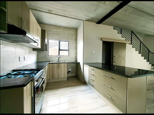 2 Bedroom Duplex to let in Secunda