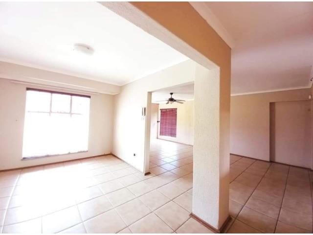 4 Bedroom House for sale in Secunda