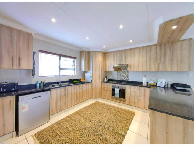 2 Bedroom Townhouse for sale in Secunda