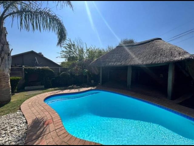 4 Bedroom House to let in Secunda