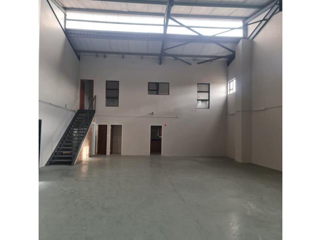 250m² Commercial space to let in Secunda