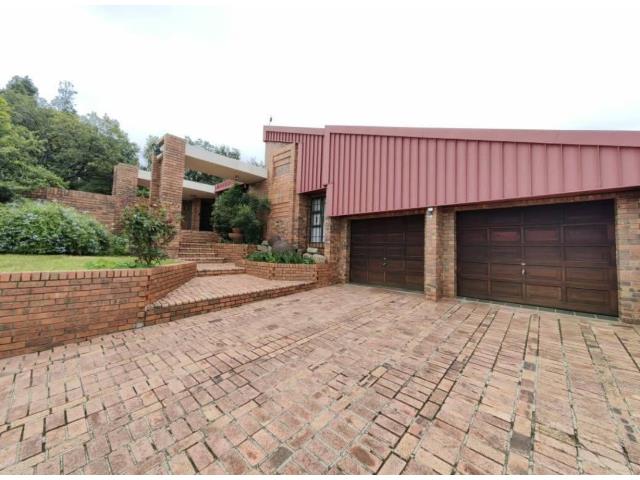 4 Bedroom House for sale in Trichardt