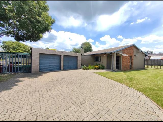 4 Bedroom House to let in Secunda