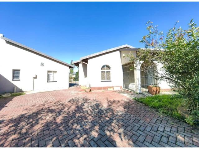 4 Bedroom House to let in Secunda