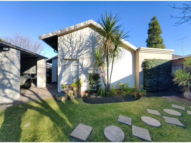 3 Bedroom House for sale in Secunda