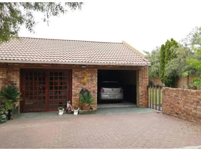 4 Bedroom House for sale in Secunda