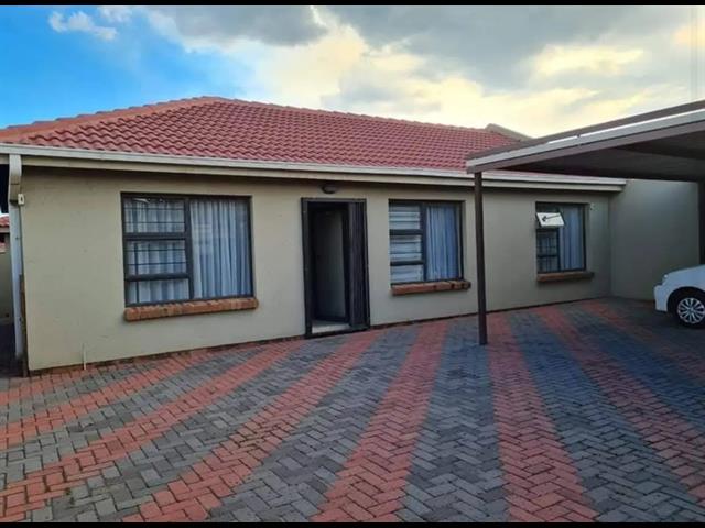 3 Bedroom Townhouse to let in Secunda
