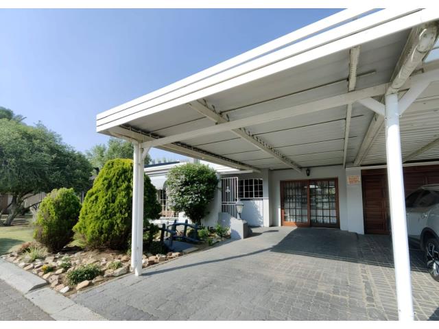 2 Bedroom Townhouse for sale in Secunda