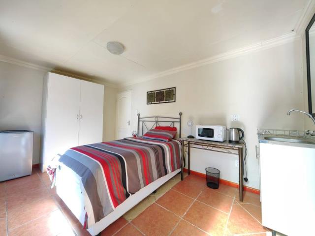 Bachelor apartment to let in Secunda