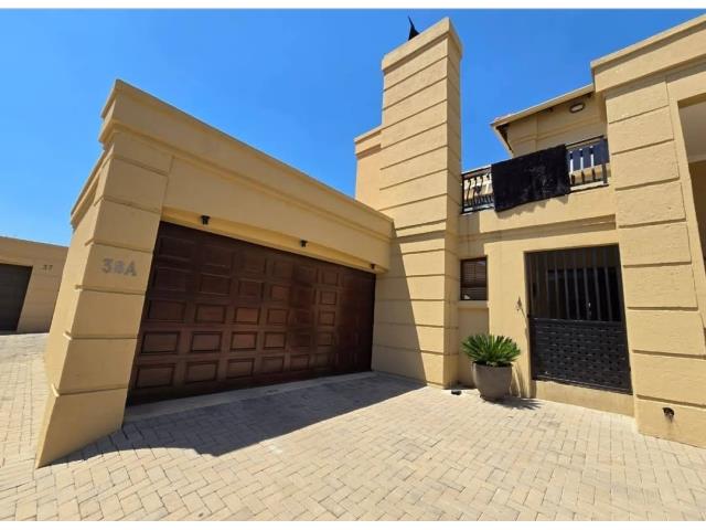 3 Bedroom Townhouse to let in Secunda