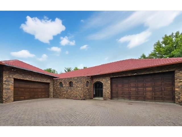 3 Bedroom House for sale in Secunda