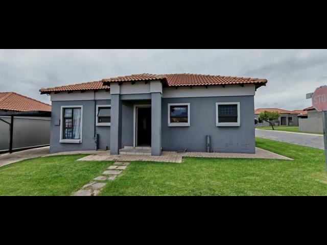 2 Bedroom Townhouse for sale in Trichardt