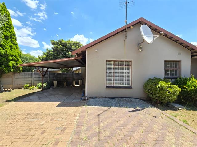 4 Bedroom House for sale in Secunda
