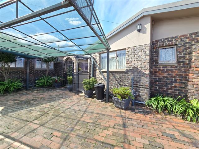 Bachelor apartment to let in Evander
