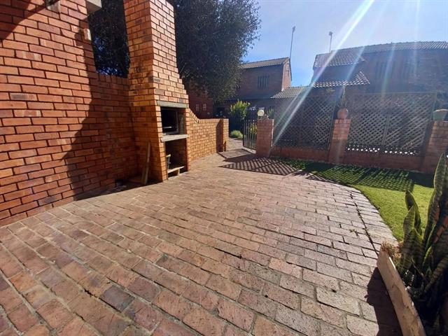 2 Bedroom Townhouse to let in Secunda
