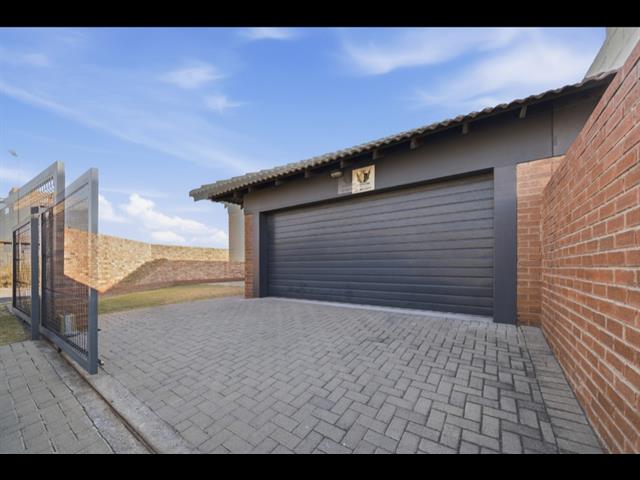 2 Bedroom Townhouse for sale in Secunda