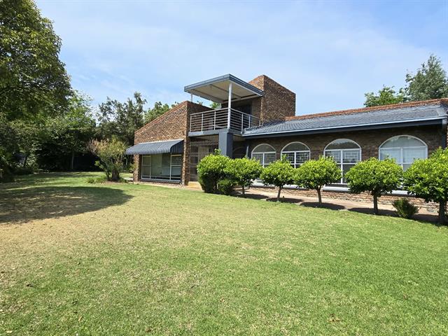 4 Bedroom House for sale in Trichardt