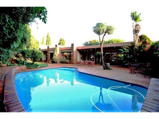 7 Bedroom House for sale in Glenvista