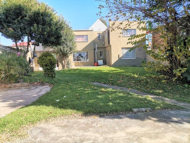 5 Bedroom House for sale in Rosettenville