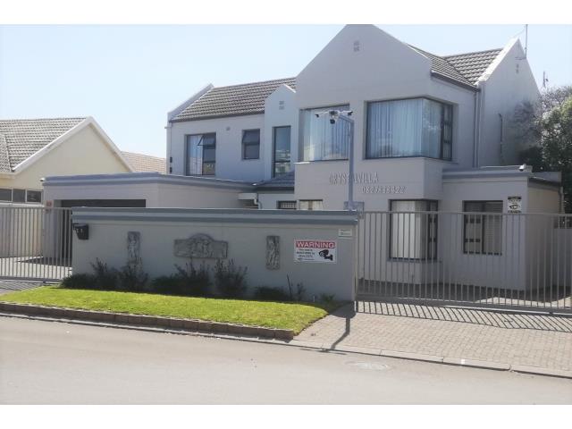 6 Bedroom House for sale in West Beach