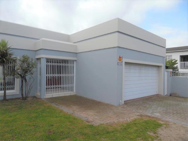 3 Bedroom House for sale in Parklands