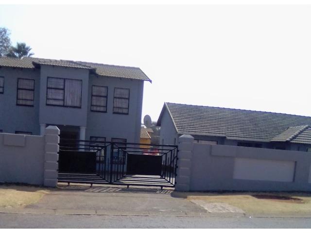 13 Bedroom House for sale in Roodekop