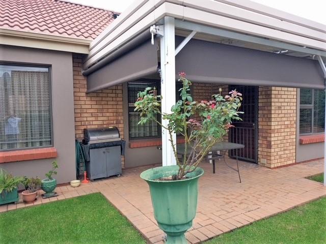 2 Bedroom Townhouse for sale in Olivedale