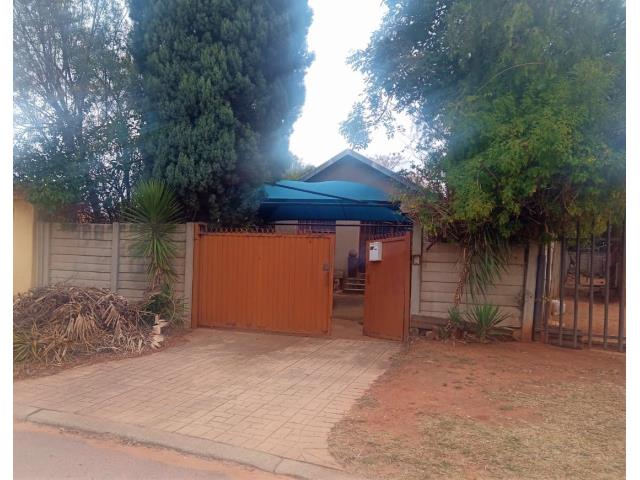 3 Bedroom House for sale in Norkem Park