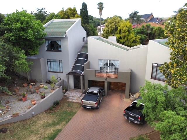 5 Bedroom House for sale in Bassonia