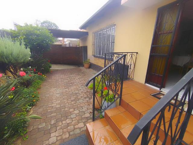 3 Bedroom House for sale in Rosettenville