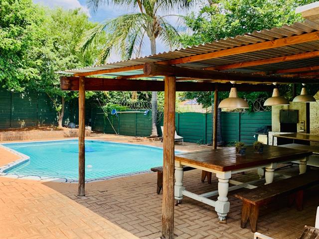 9 Bedroom House for sale in Monument Park