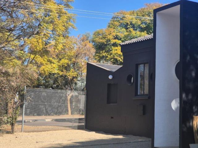 16m² Office space to let in Menlo Park