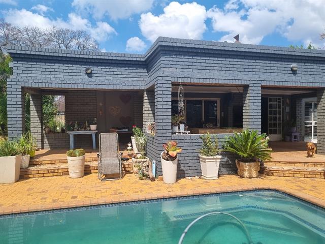 3 Bedroom House for sale in Menlo Park