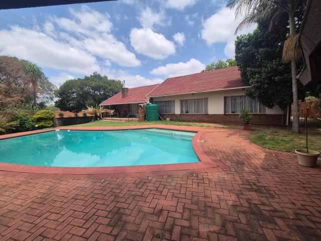 4 Bedroom House for sale in Lynnwood