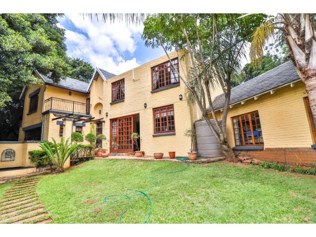 4 Bedroom House for sale in Waterkloof