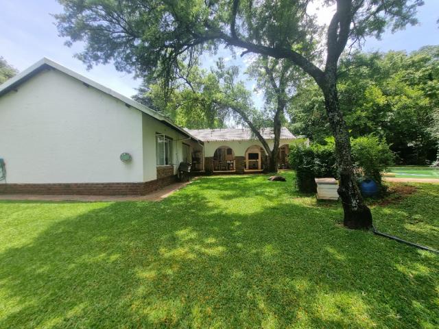 4 Bedroom House for sale in Lynnwood Glen