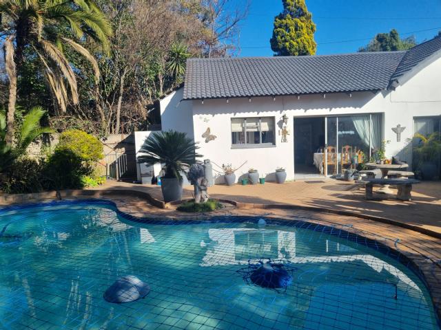 5 Bedroom House for sale in Menlo Park