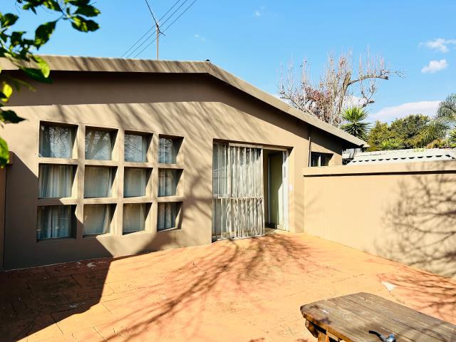 2 Bedroom Apartment to let in Monument Park